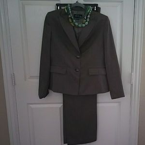 Evan-Picone Suit, Gray Pin-Striped (Size 8)